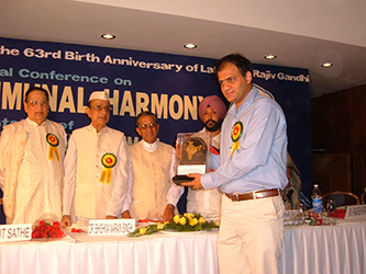 Dr. Vikram Chauhan - Received Rajiv Gandhi National Award by Govt of India